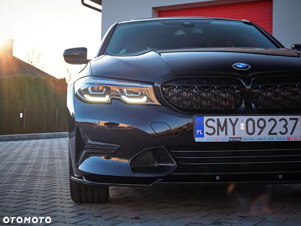 BMW Seria 3 330i xDrive M Sport - 4