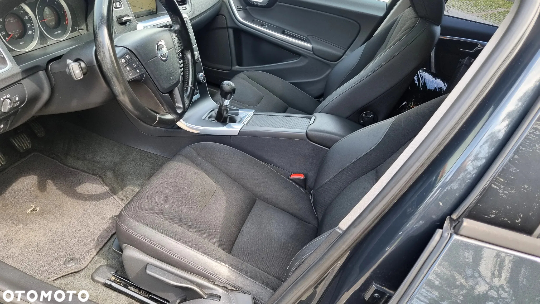 Volvo V60 D4 Momentum - 16