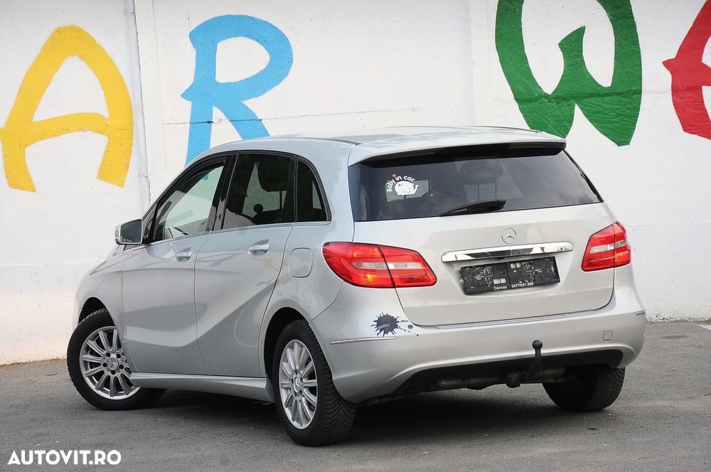 Mercedes-Benz B 180 - 16