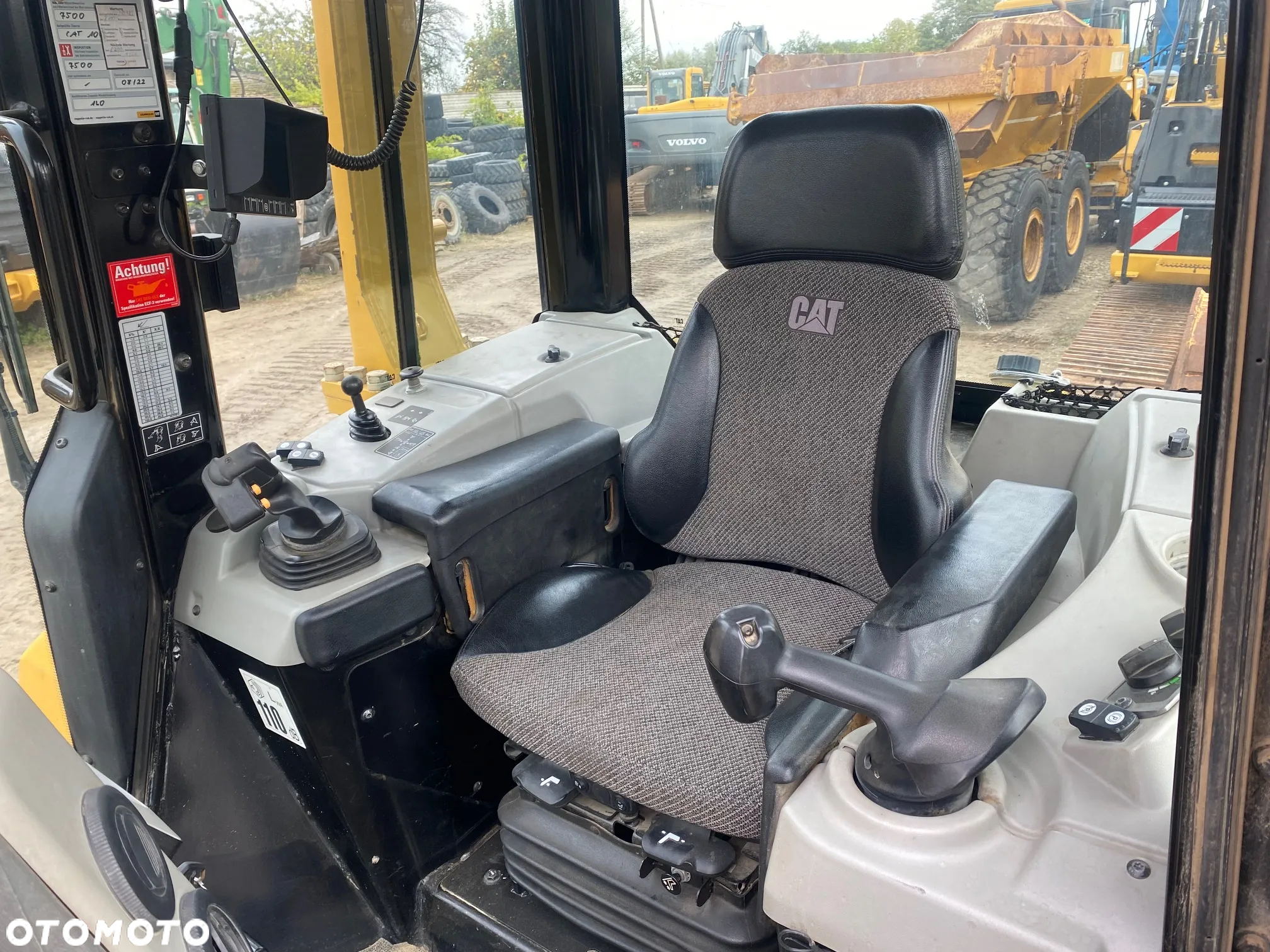 Caterpillar CAT D6N LGP, 2017 ROK, 8200 MTH, Z NIEMIEC, - 9