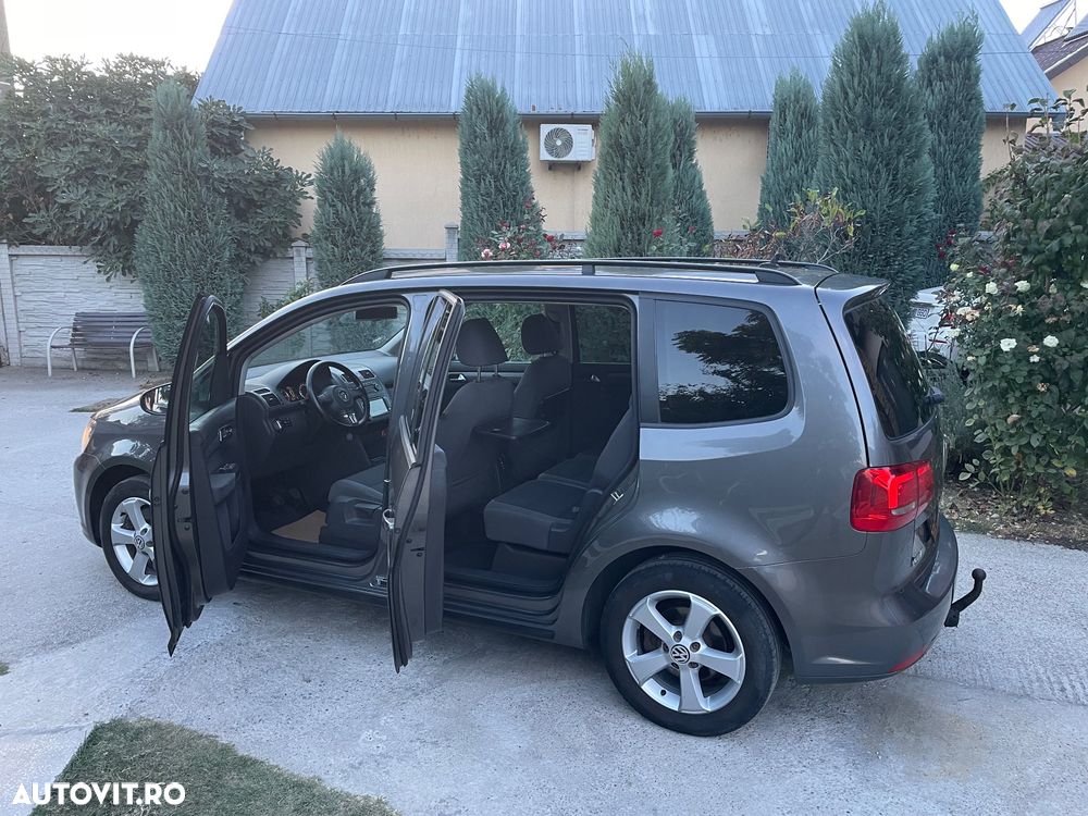 Volkswagen Touran - 15