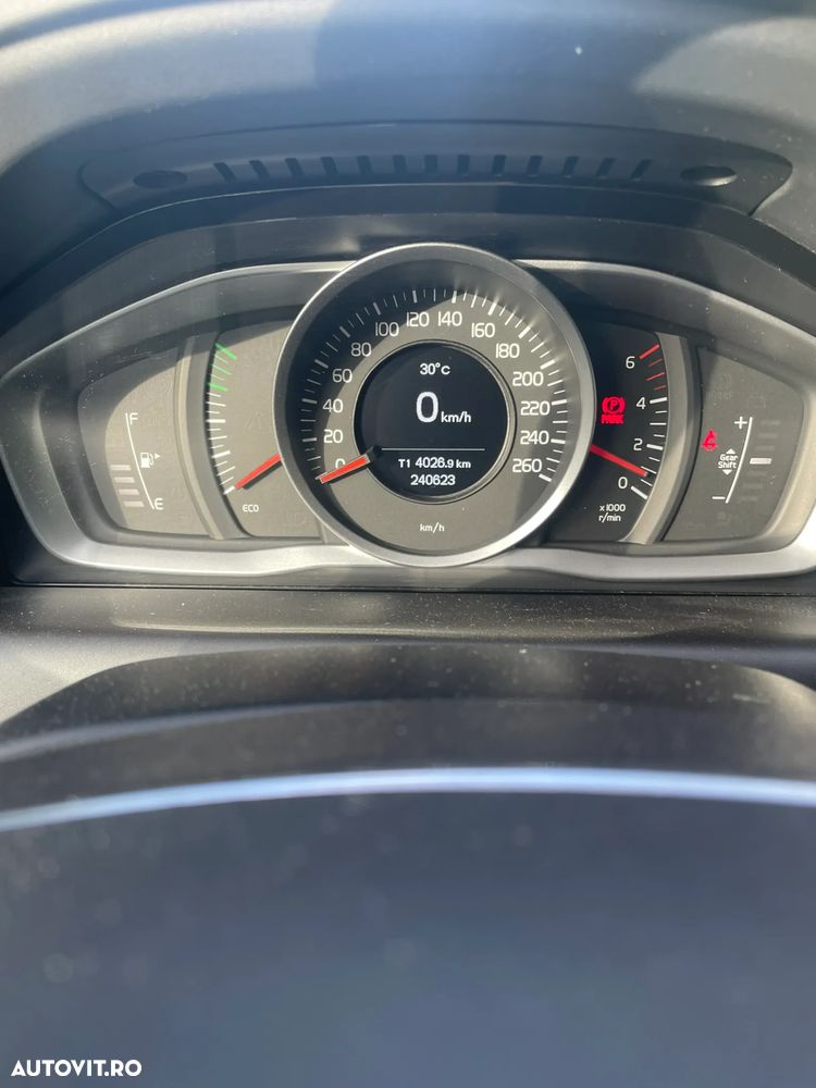 Volvo XC 60 D3 Start-Stop Kinetic - 6