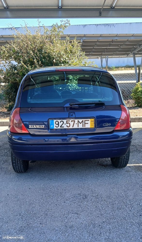 Renault Clio 1.9 D RXE - 5