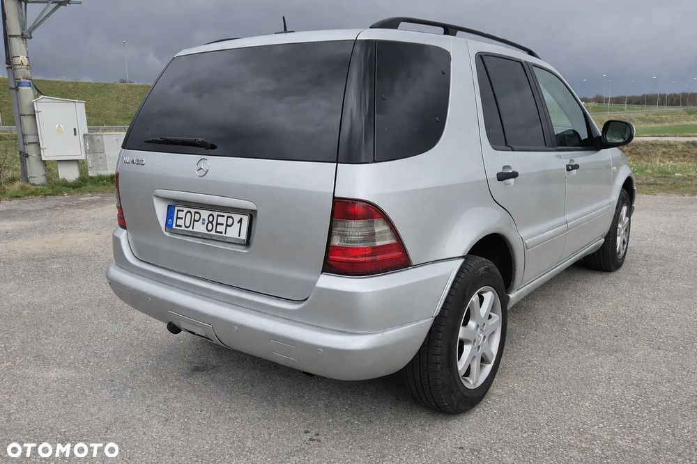 Mercedes-Benz ML - 4