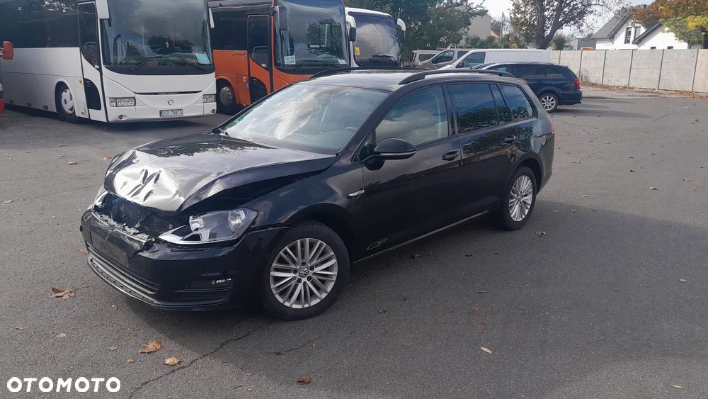 Volkswagen Golf - 1
