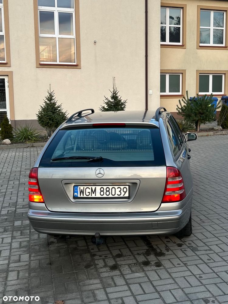 Mercedes-Benz Klasa C 200 T CDI Classic - 23