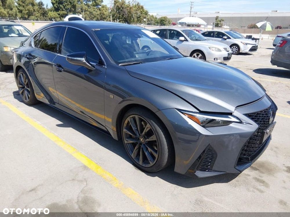 Lexus IS - 8