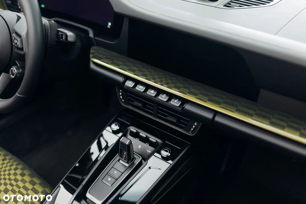 Porsche 911 Carrera T-Hybrid Spirit 70 - 26