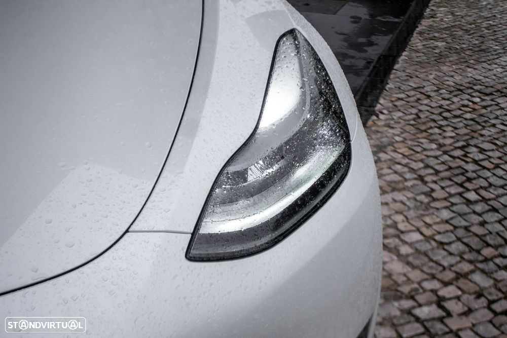 Tesla Model Y Long Range Dual Motor AWD - 6