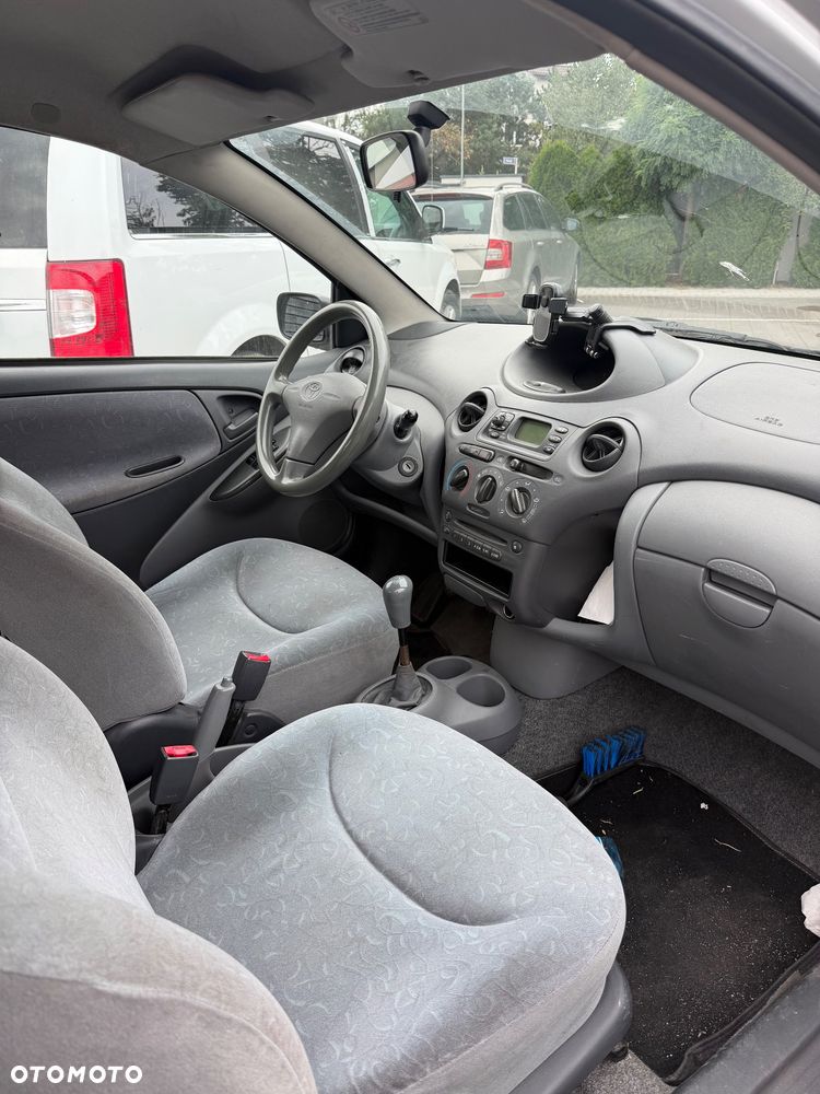 Toyota Yaris - 5