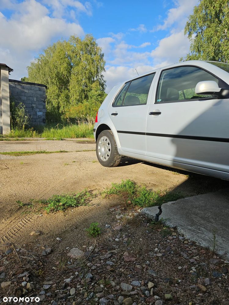 Volkswagen Golf 1.6 Basis - 18