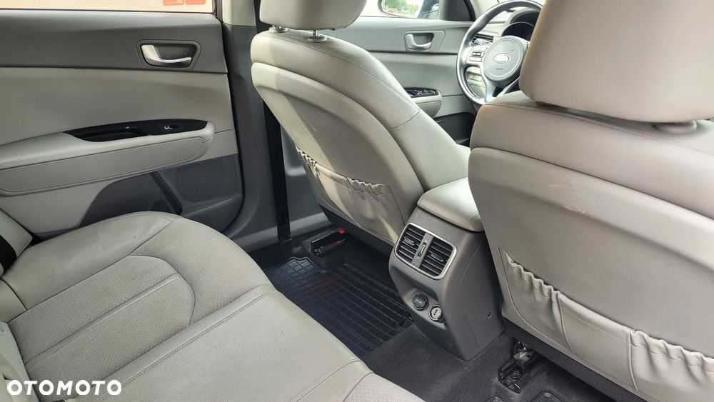 Kia Optima 1.7 CRDI L DCT - 10