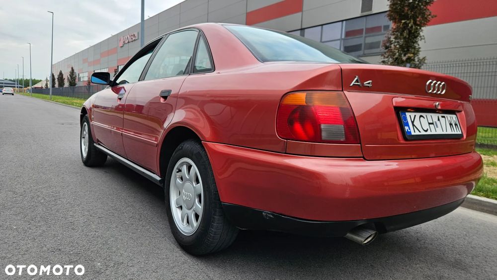 Audi A4 Limousine - 10