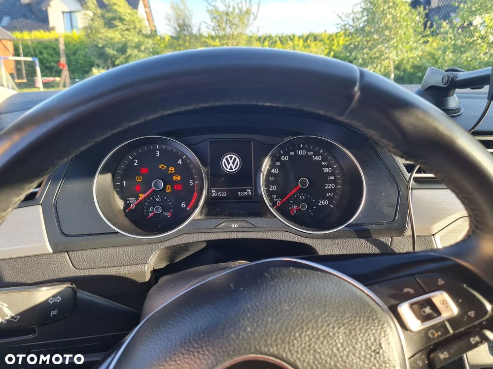 Volkswagen Passat 1.6 TDI (BlueMotion Technology) Comfortline - 19