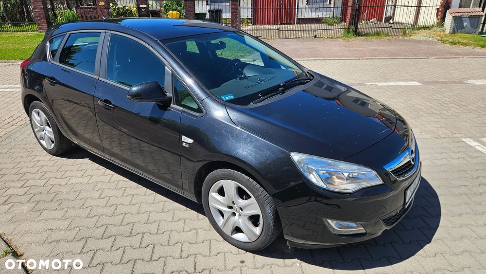 Opel Astra 1.4 T Cosmo EU6 - 1