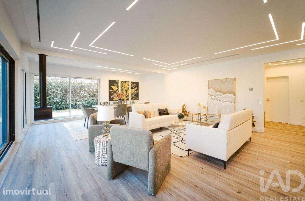 Casa / Villa T4 em Charneca De Caparica E Sobreda de 170,00 m2 - Grande imagem: 2/30