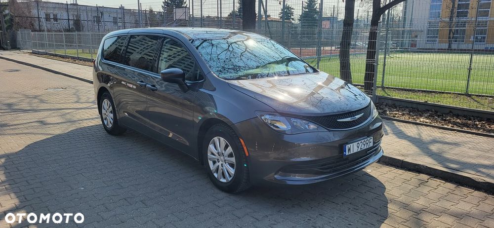 Chrysler Pacifica - 2