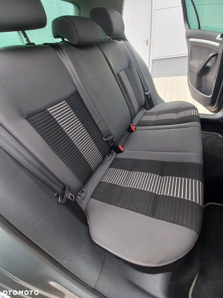 Volkswagen Golf 1.9 TDI DPF United BlueMotion - 37