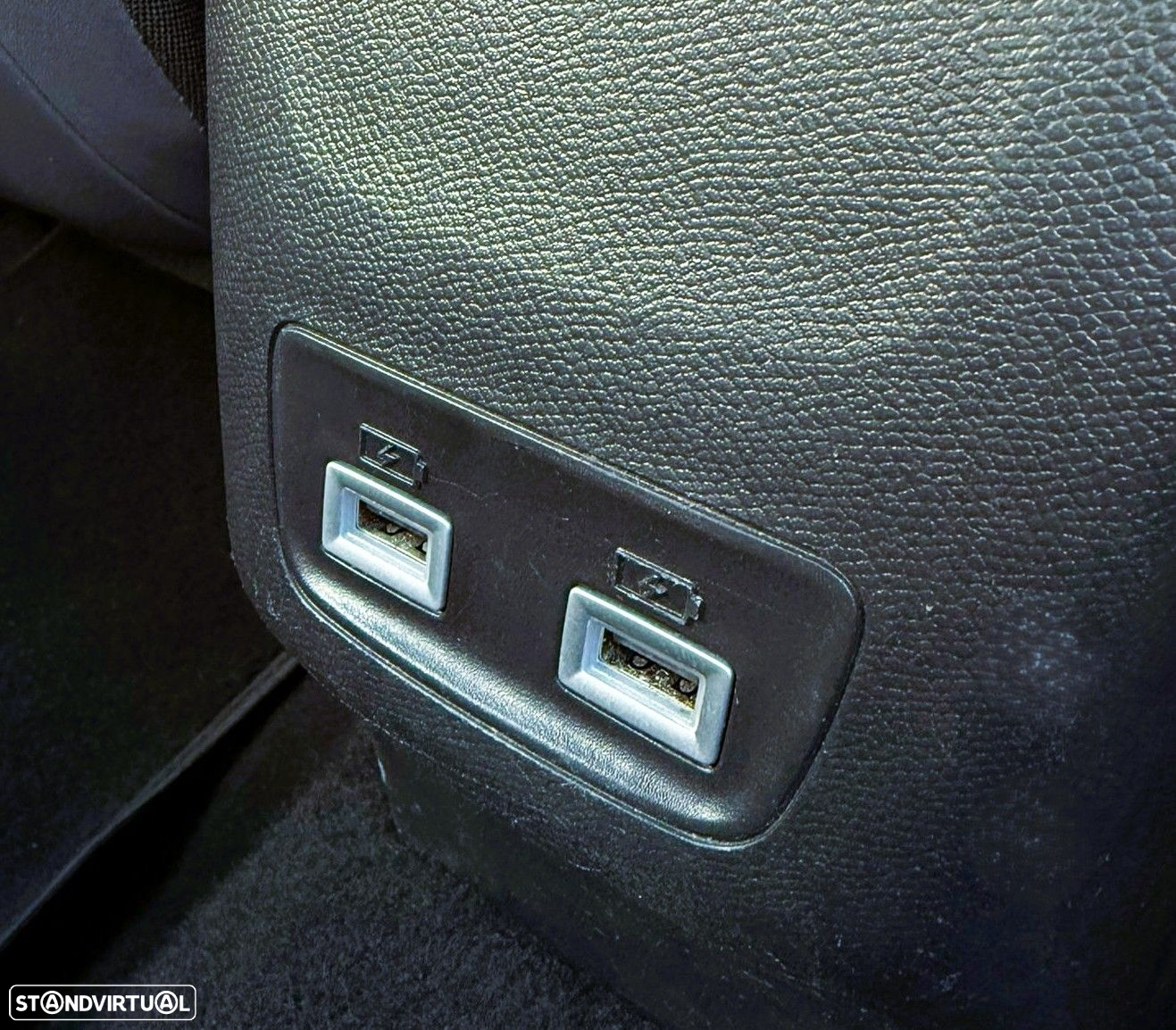 Peugeot 2008 1.2 PureTech Allure EAT8 - 23