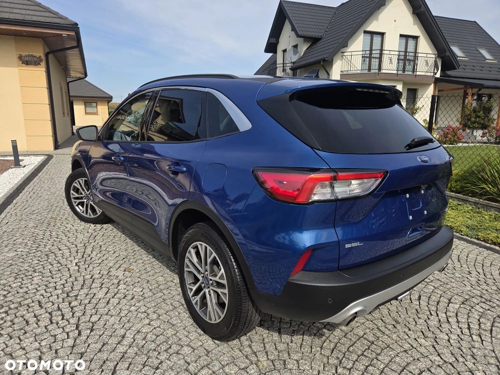 Ford Kuga - 31