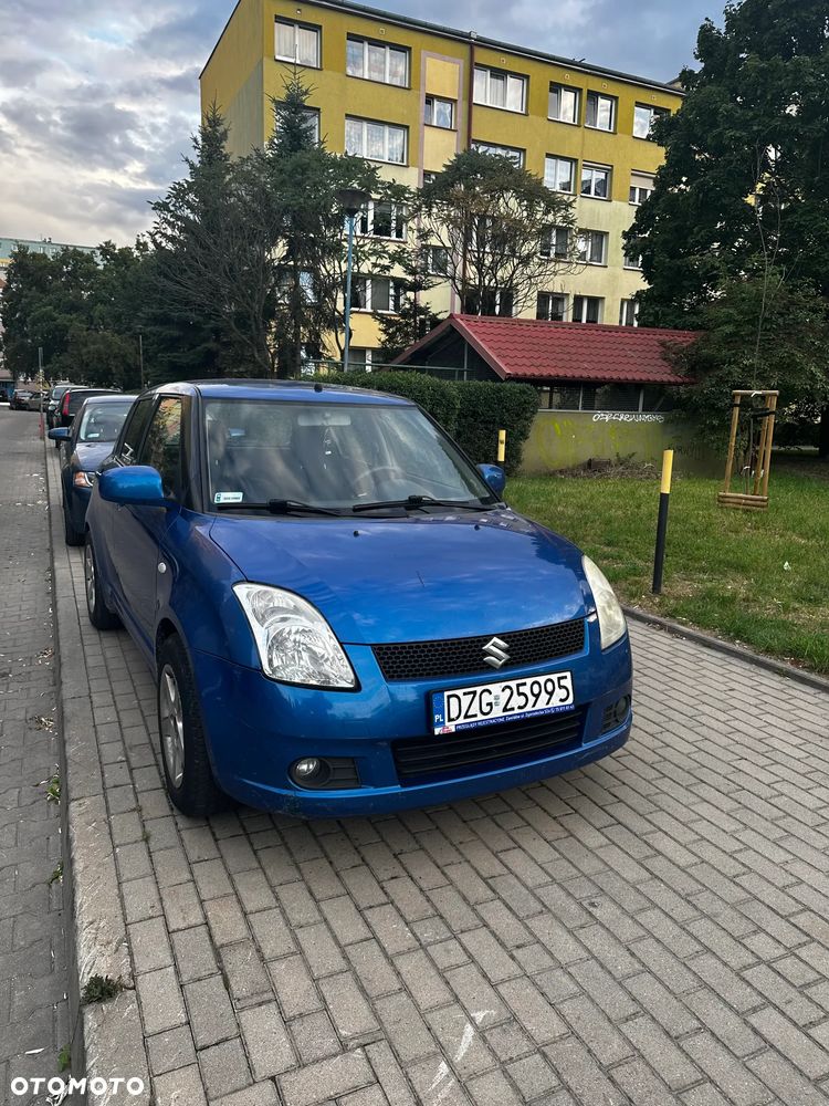 Suzuki Swift - 1