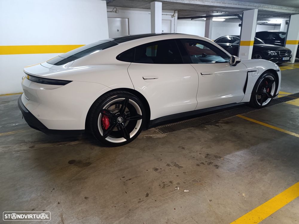 Porsche Taycan 4S - 17