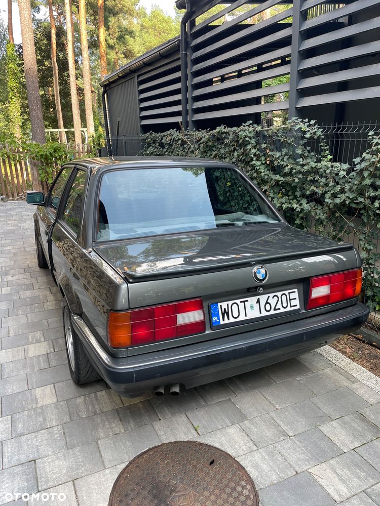 BMW Seria 3 325i - 10
