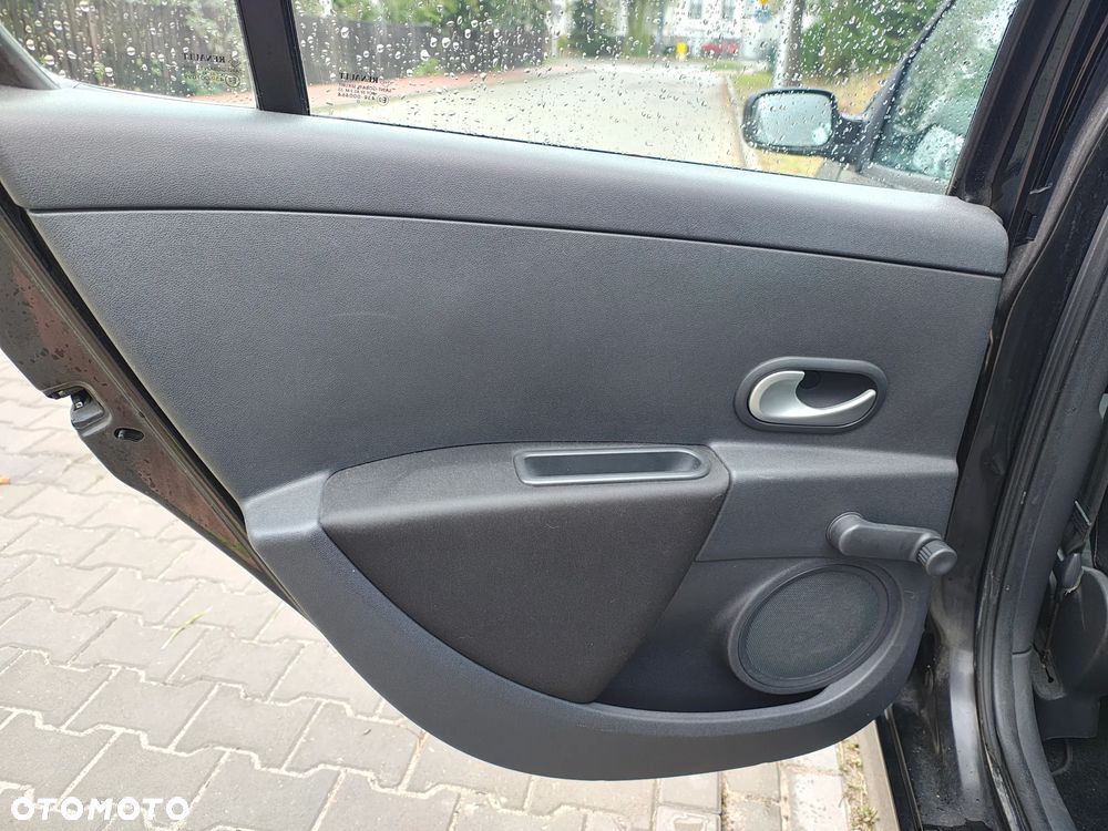 Renault Clio - 14