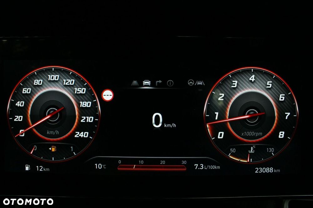 Hyundai Elantra - 24