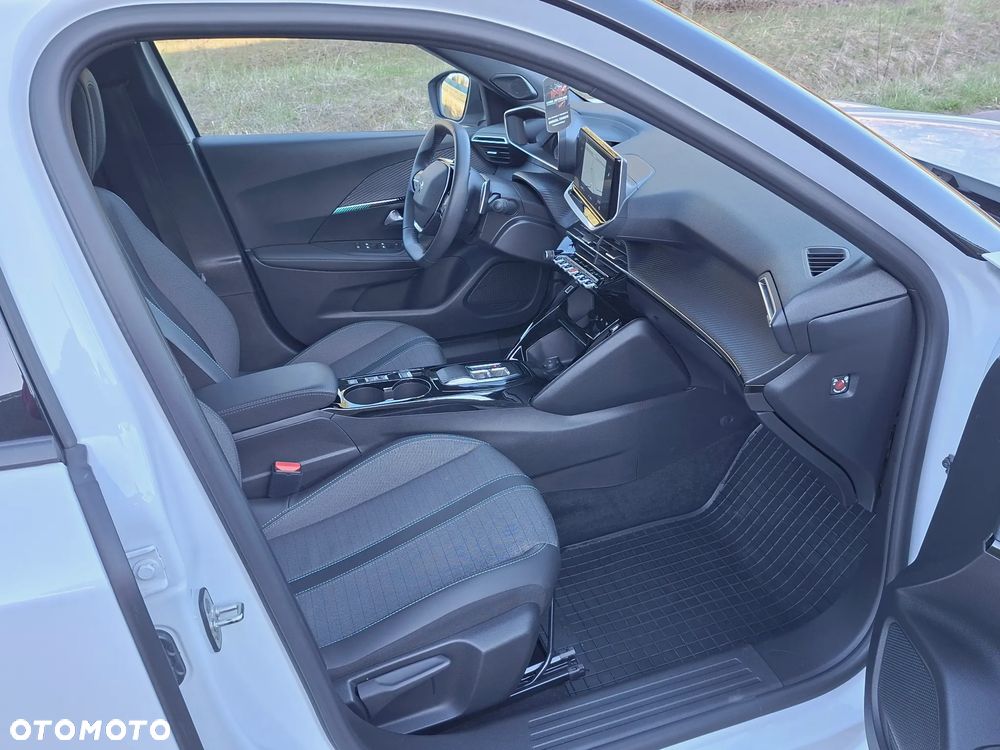 Peugeot 2008 1.2 PureTech Allure Pack S&S EAT8 - 19