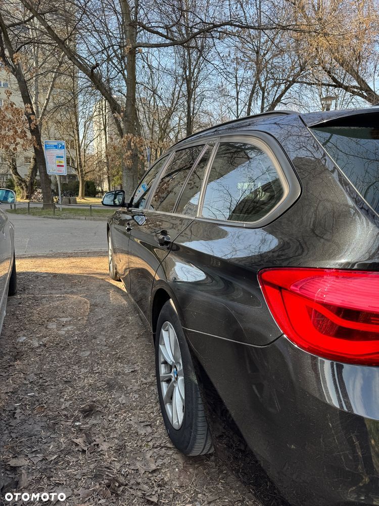 BMW Seria 3 318d Touring - 4