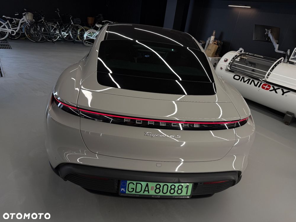 Porsche Taycan - 7