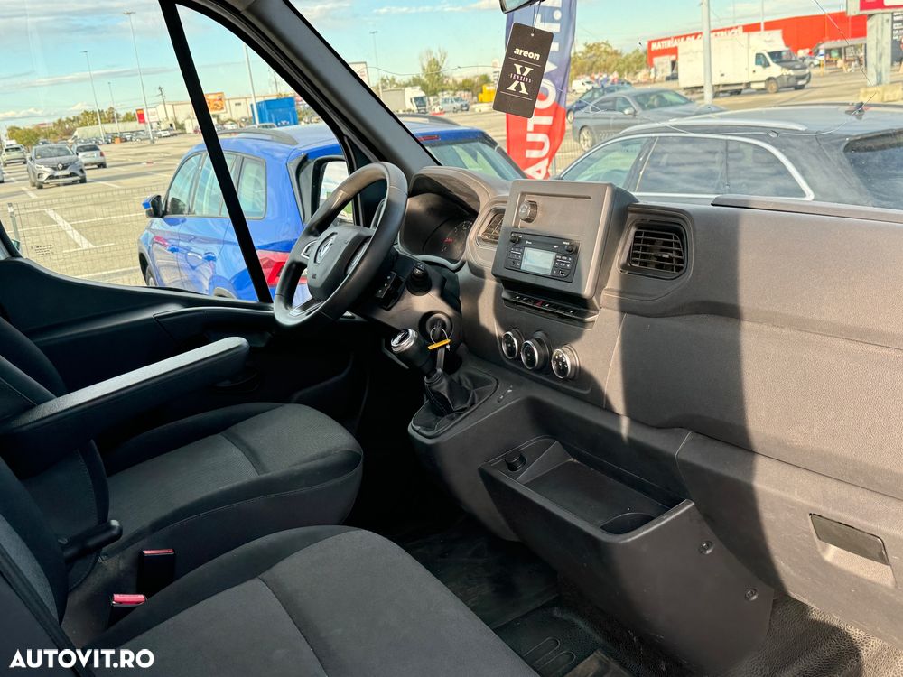 Renault Master 2.3 Blue dCi 145 TT Combi 3,5t L2H2 8+1 - 12