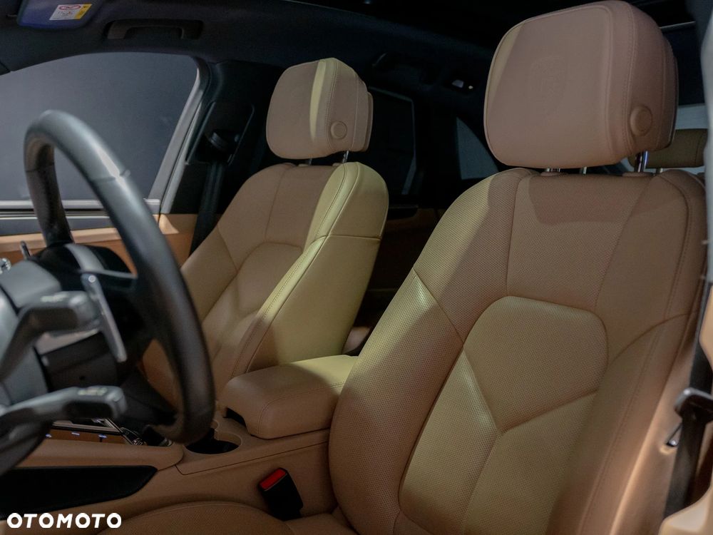 Porsche Macan T - 19