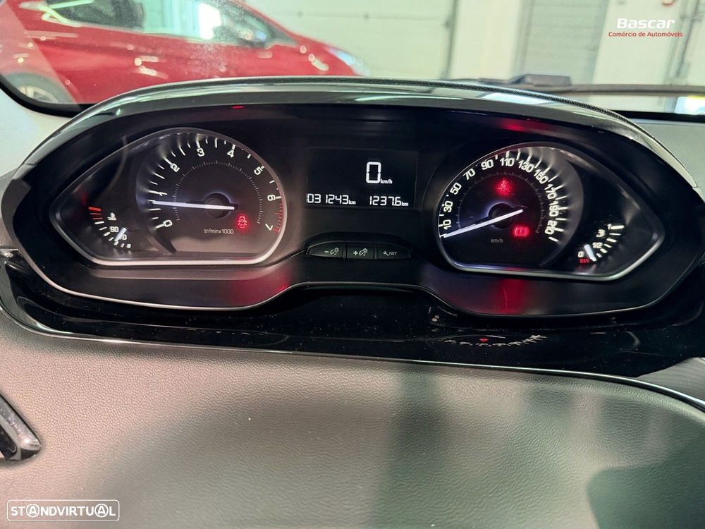 Peugeot 208 1.2 PureTech Signature - 15