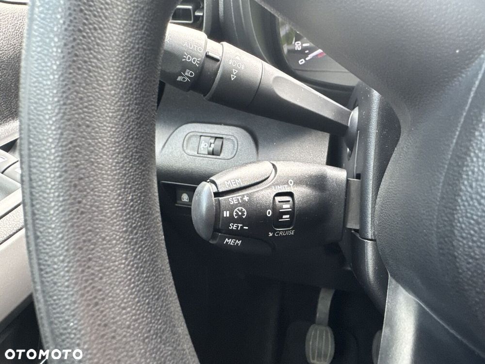 Toyota Proace City Verso 1.5 D-4D Business - 26