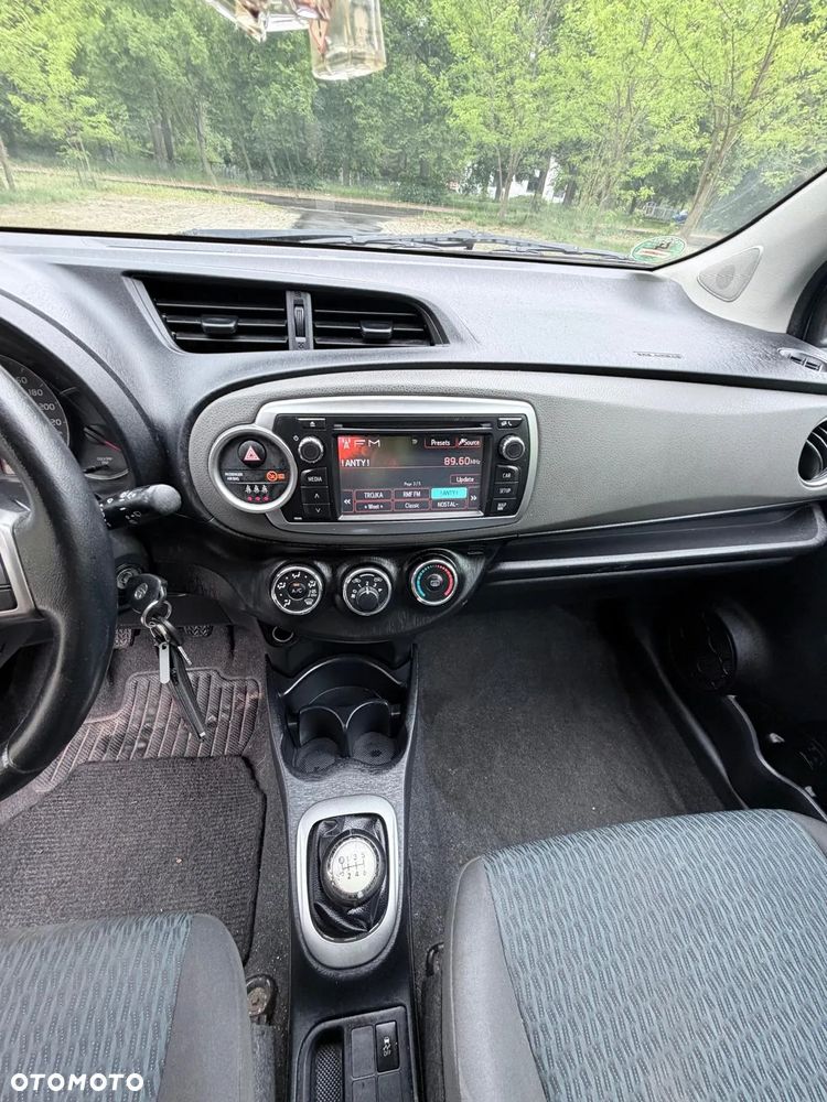 Toyota Yaris 1.33 Premium - 10