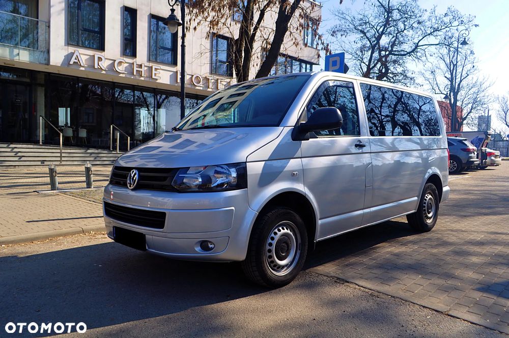 Volkswagen Caravelle - 2