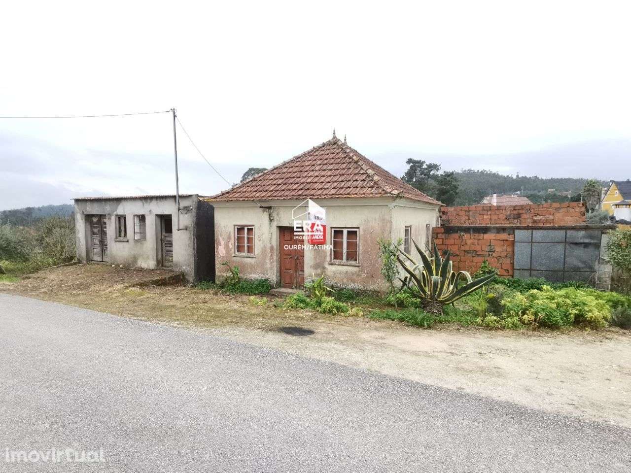 Moradia T3 localizada em Urqueira, Ourém - Grande imagem: 2/18