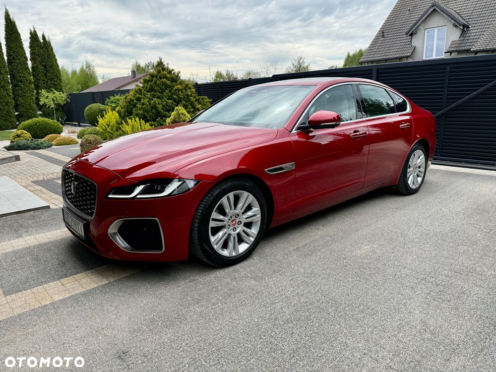 Jaguar XF 2.0 D200 mHEV AWD HSE - 4