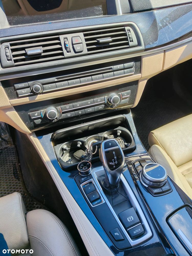 BMW Seria 5 528i Sport-Aut - 18