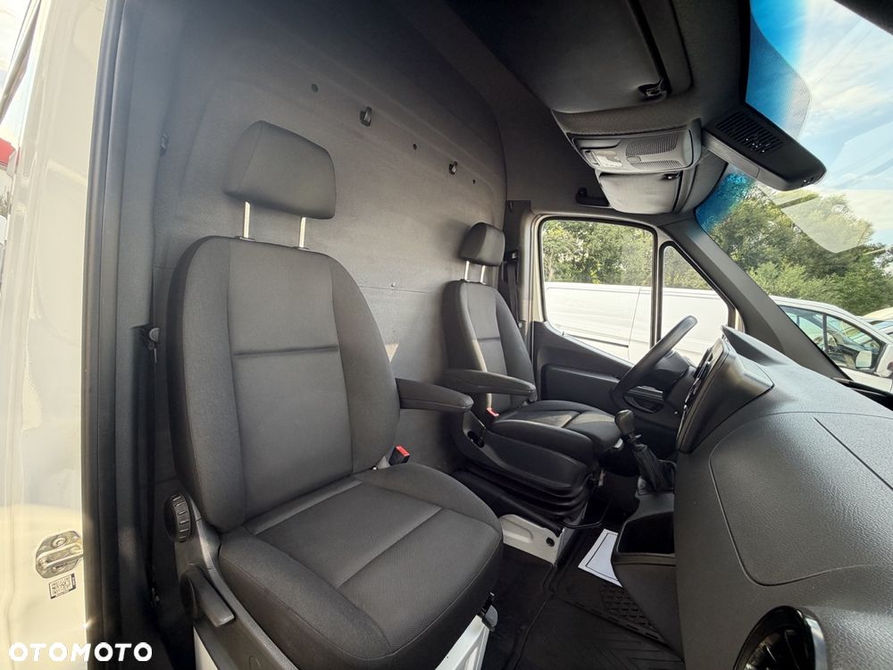 Mercedes-Benz Sprinter - 18