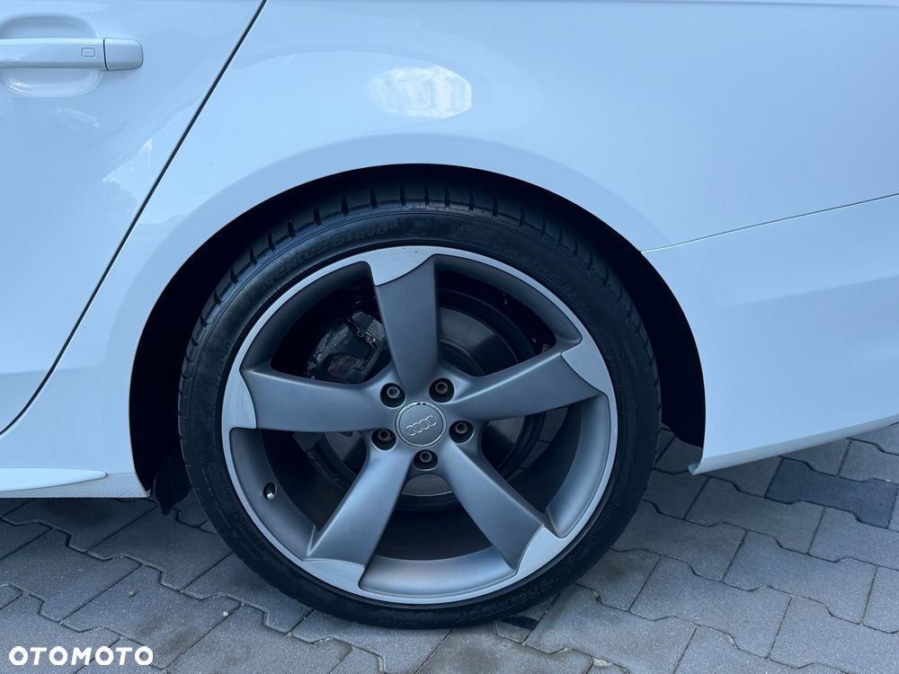 Audi A4 Avant - 10