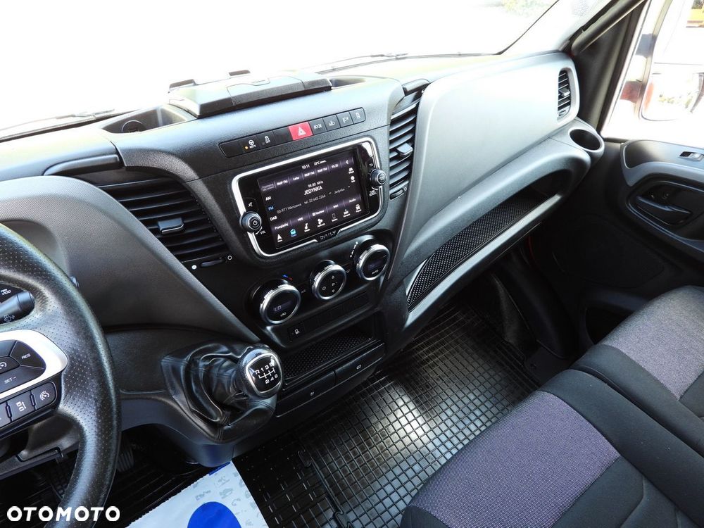 Iveco DAILY 50C18 PLANDEKA 11 PALET TEMPOMAT NAWIGACJA LEDY PNEUMATYKA BLIŹNIACZE KOŁA KLIMATYZACJA  180KM - 36