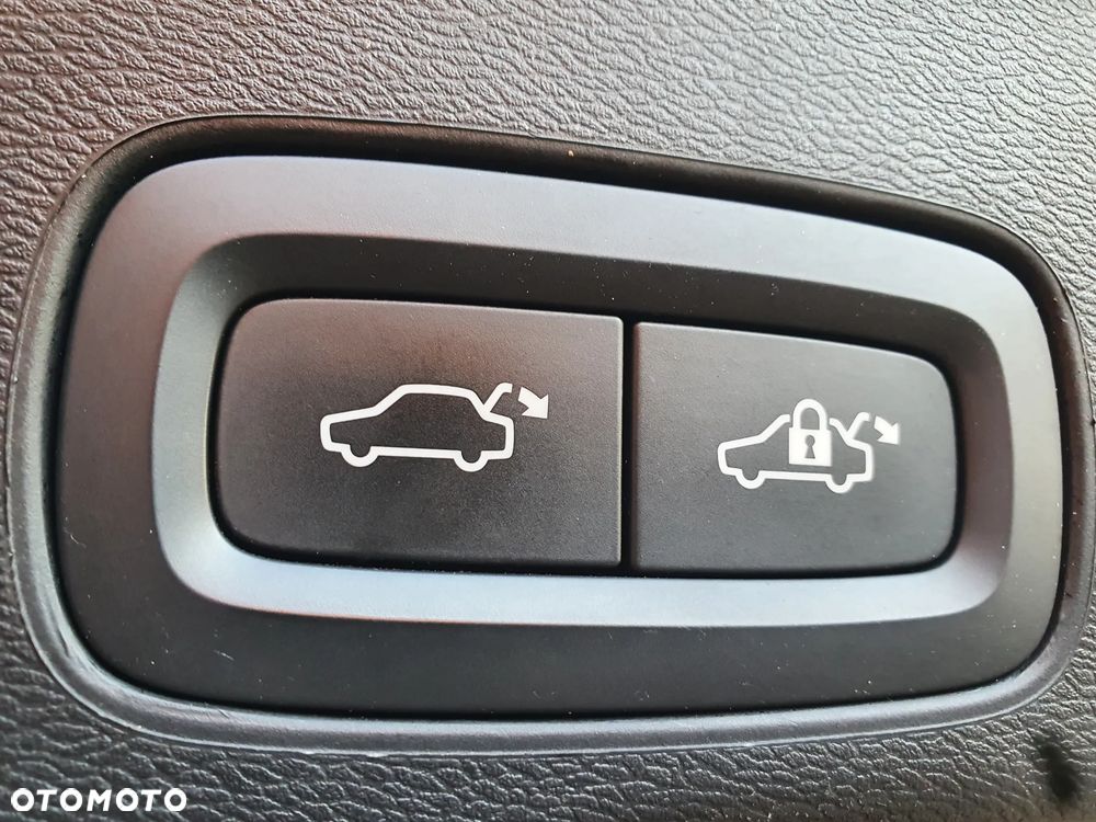 Volvo XC 60 B4 B Geartronic Momentum Pro - 23