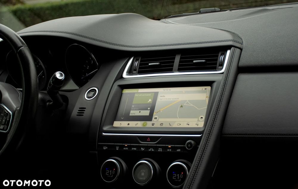 Jaguar E-Pace P250 AWD R-Dynamic S - 26