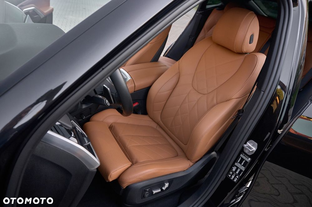 BMW X6 xDrive40d mHEV - 22