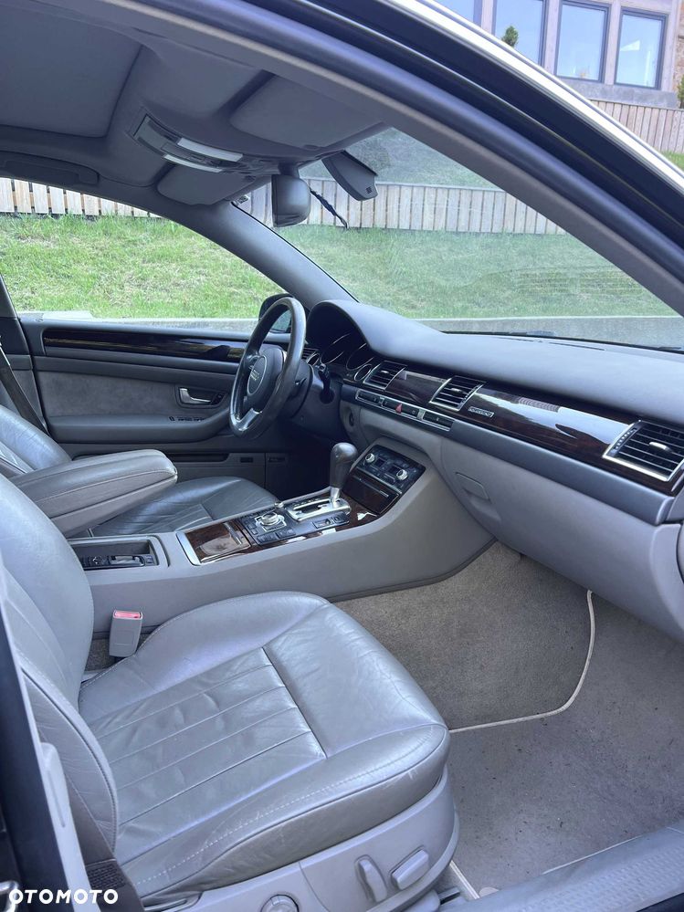 Audi A8 - 1