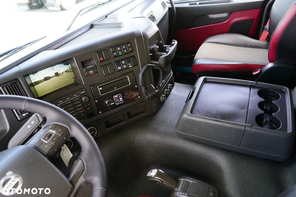 Volvo / FMX / 410 / E 6 / WYWROTKA / 6 X 4 / HYDROBURTA / OŚ PODNOSZONA - 9
