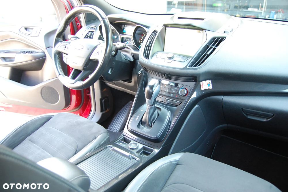 Ford Kuga 2.0 TDCi 4x4 ST-Line - 24